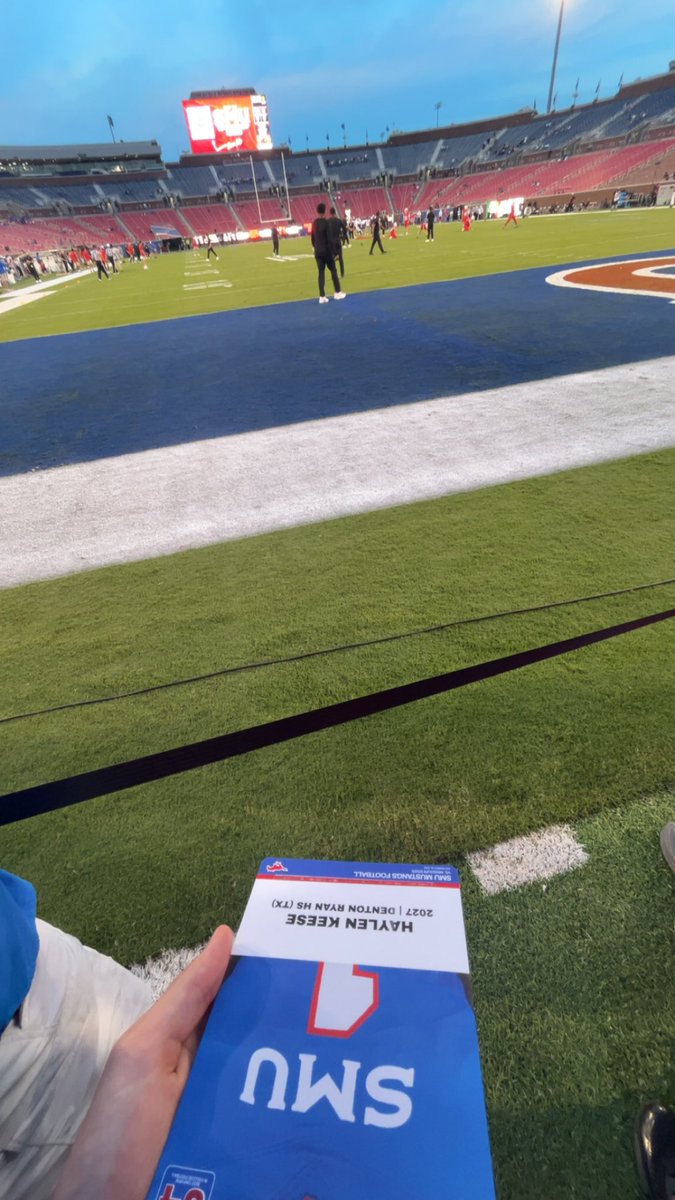 haylenkeese's tweet photo. Thank you @CoachSukenik for inviting me out to the SMU game. Had a great time experiencing the program and the atmosphere! 

@Tolleson20 @CoachCockerill @CoachMyronN @RyanRaiderFB @DRR_Recruiting @JohnFields0 @sports_drc https://t.co/ComKxrTPsQ