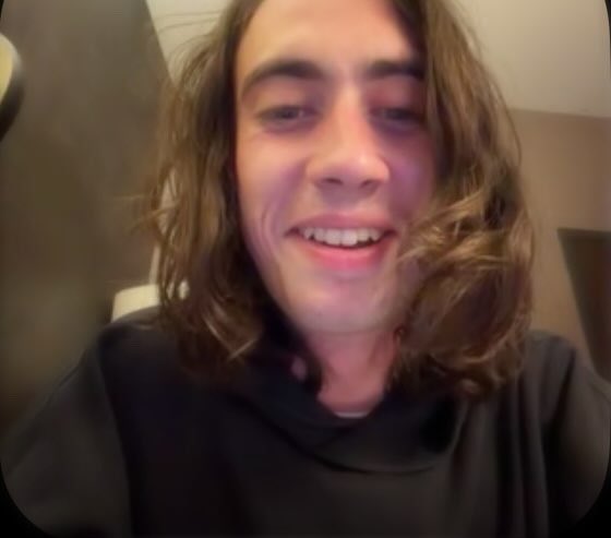 ghostedfawn's tweet photo. hes so 😄 jolly like awww https://t.co/ggbtSww8gW