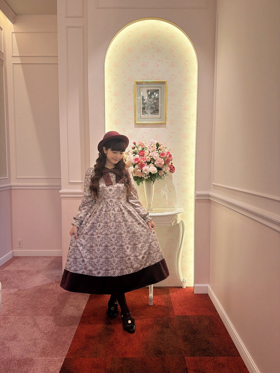 aokimisako's tweet photo. ニナスさん上大岡店オープンイベントに参加させて頂きました🌹
ピンクな店内がカワイイ🌹🩷
是非是非行ってみてね🎀 https://t.co/8hpNQqsHPS