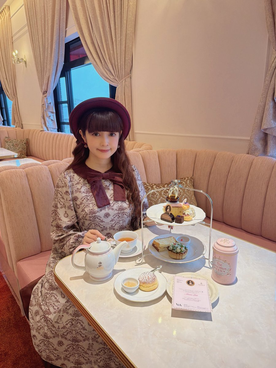 aokimisako's tweet photo. ニナスさん上大岡店オープンイベントに参加させて頂きました🌹
ピンクな店内がカワイイ🌹🩷
是非是非行ってみてね🎀 https://t.co/8hpNQqsHPS