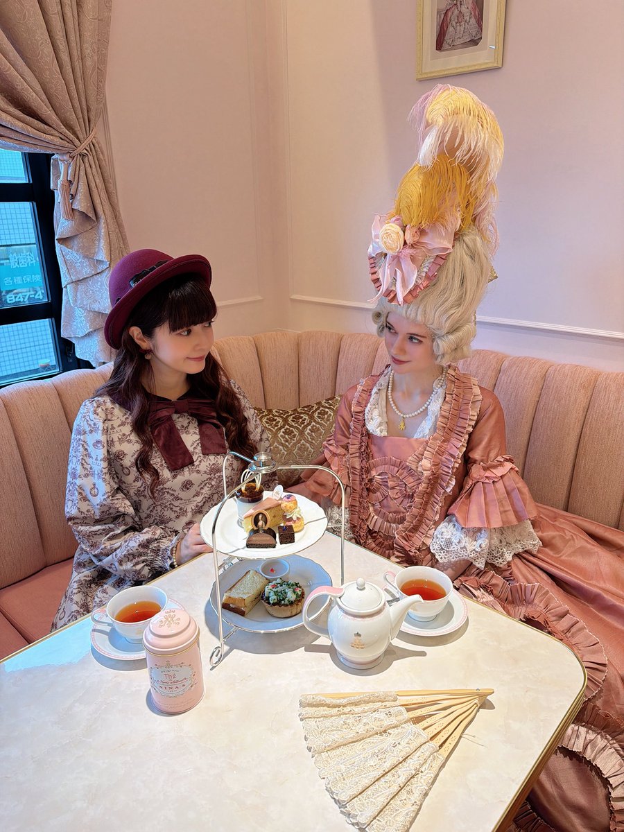 aokimisako's tweet photo. ニナスさん上大岡店オープンイベントに参加させて頂きました🌹
ピンクな店内がカワイイ🌹🩷
是非是非行ってみてね🎀 https://t.co/8hpNQqsHPS