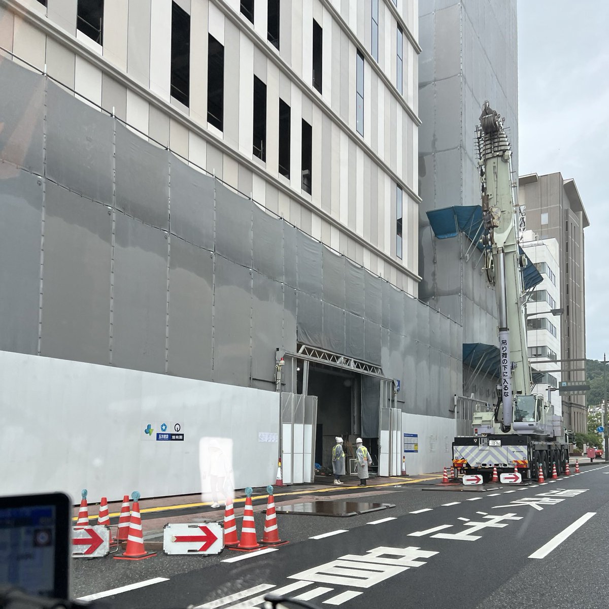 zx11mecom's tweet photo. 呉駅前の複合ビル工事の様子です。
商業・施設棟（地上7階建て）
マンション棟（地上20階建）

撮影日2026年9月29日 https://t.co/d9wR3sTfJM