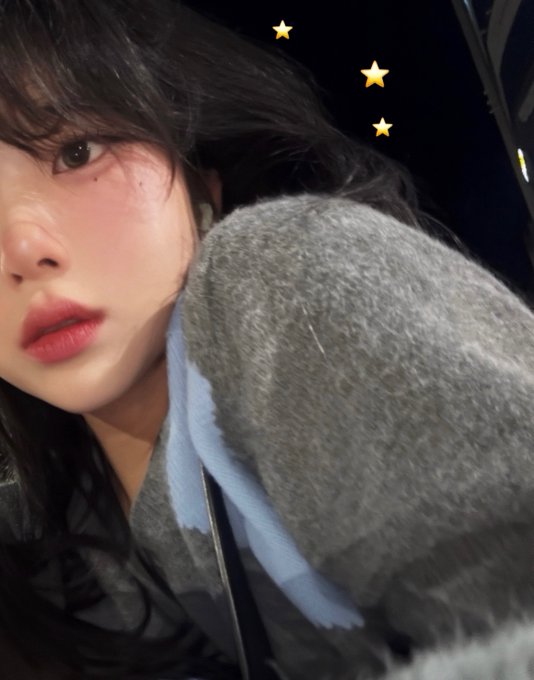 ErleneHatmnj's tweet photo. 인기도 없고 아무도 나 안좋아해ㅜㅜ #일상계_𝕏친소 #일상계𝕏친소 #일상계트친소 https://t.co/Gy5K3lzhYY