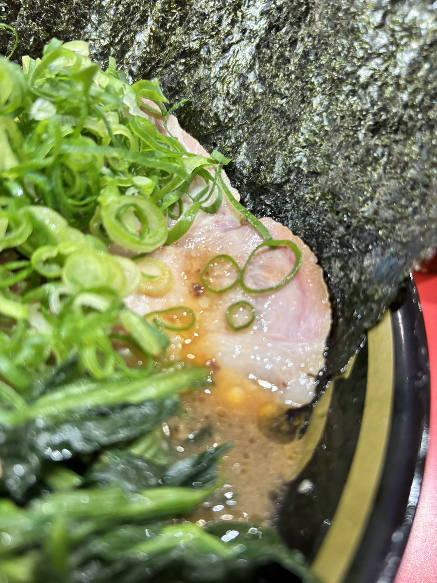 teruteruafu's tweet photo. とらきち家 平塚
とらきちラーメン 
今日は ゆりさん のーちゃん お友達と同麺😊
絶対旨い😋とらきち家さん🐯💗🍜
ウルとらスープ最高です🐷🦴😍
バランスばっちり(งД)งｳｵｰ‼️
とらきち家の皆さん𝐓𝐡𝐚𝐧𝐤 𝐲𝐨𝐮 -👍
🤖笑顔でテキパキ最高っす‼️‼️
フォロワーさん多数居たꉂ🤣𐤔𐤔
至福の一杯❣️
ご馳走様でした😋
@debupopopo 
@trkc0125