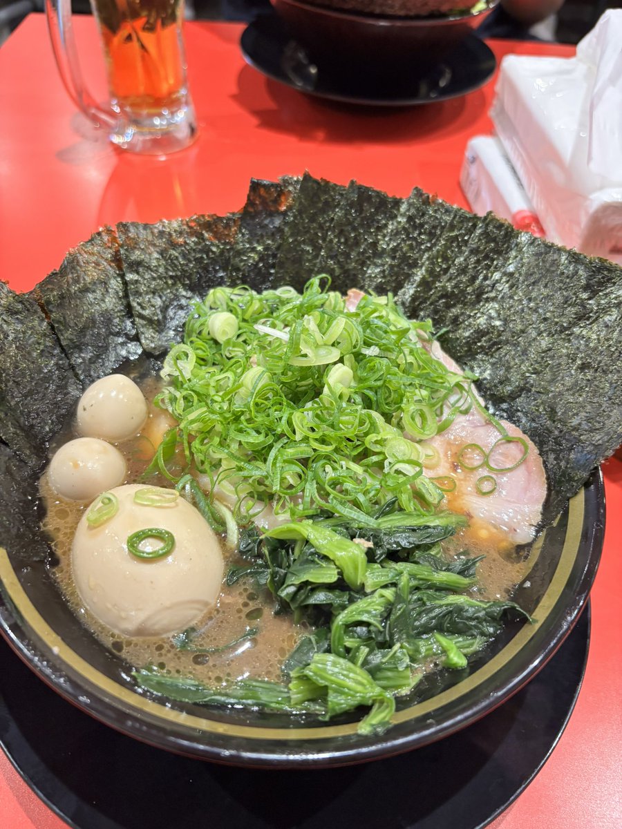 teruteruafu's tweet photo. とらきち家 平塚
とらきちラーメン 
今日は ゆりさん のーちゃん お友達と同麺😊
絶対旨い😋とらきち家さん🐯💗🍜
ウルとらスープ最高です🐷🦴😍
バランスばっちり(งД)งｳｵｰ‼️
とらきち家の皆さん𝐓𝐡𝐚𝐧𝐤 𝐲𝐨𝐮 -👍
🤖笑顔でテキパキ最高っす‼️‼️
フォロワーさん多数居たꉂ🤣𐤔𐤔
至福の一杯❣️
ご馳走様でした😋
@debupopopo 
@trkc0125