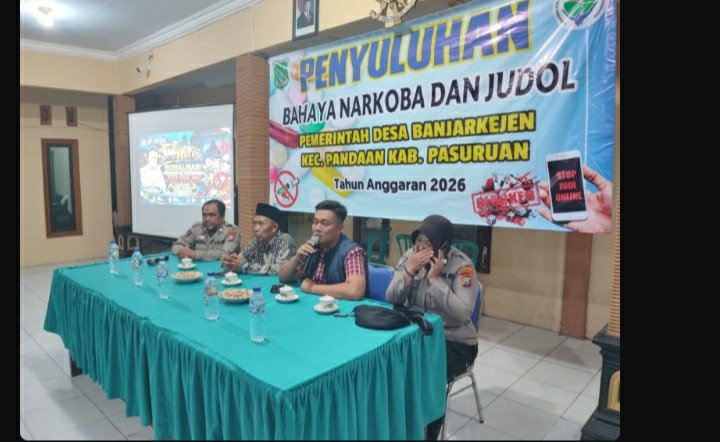 humaspandaan's tweet photo. PEMDES BANJARKEJEN BERSAMA POLSEK PANDAAN GELAR SOSIALISASI BAHAYA NARKOBA DAN JUDI ONLINE desa
Banjarkejen.
POLSEK PANDAAN — PRESISI, HUMANIS, DAN RESPONSIF
AYO JOGO PASURUAN
SAY NO TO NARKOBA &amp; JUDI ONLINE https://t.co/cCYwNlNjJR