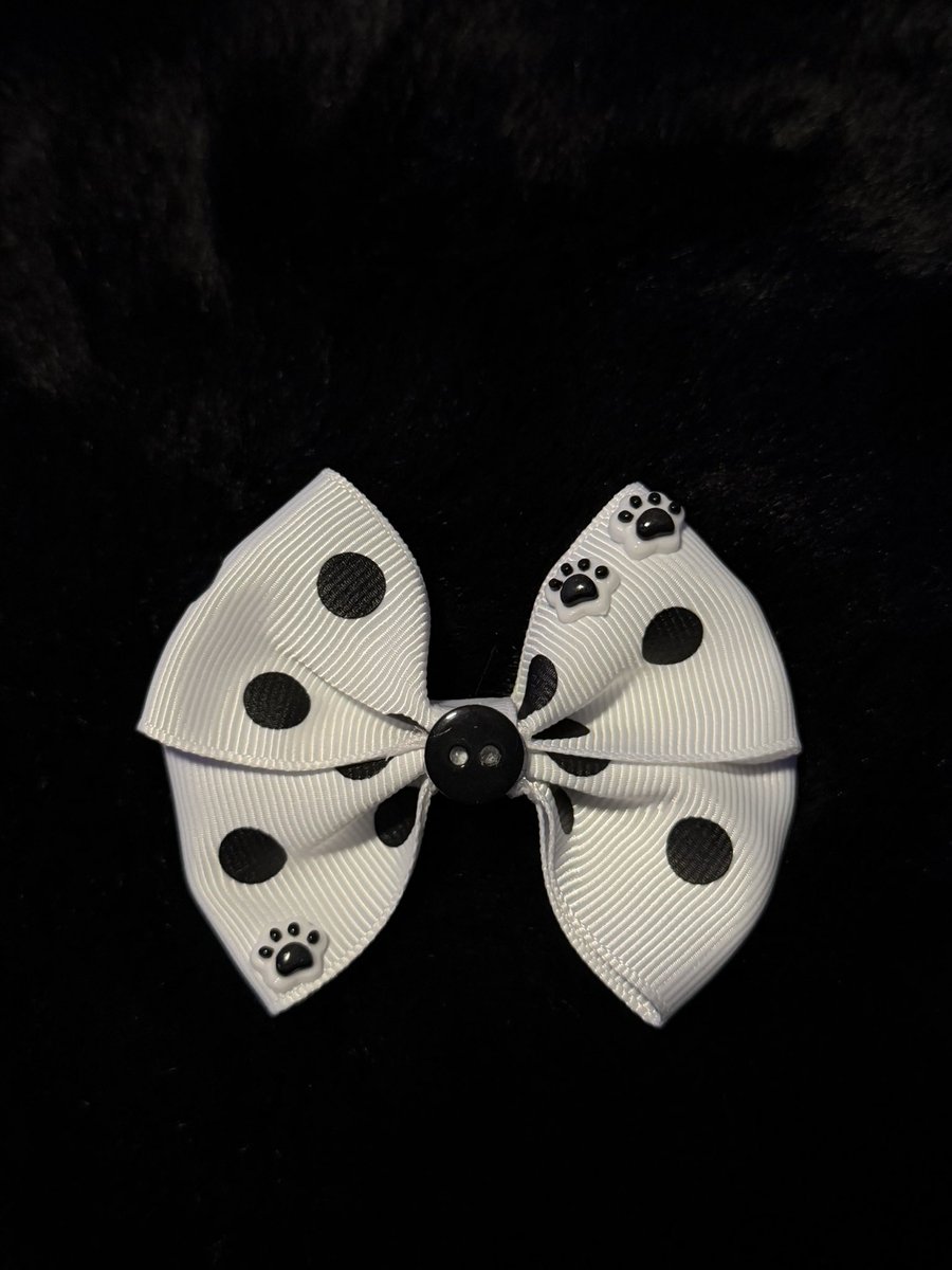 requiemofbones's tweet photo. MORE BOWS I MADE : D #handmade https://t.co/ashSQtdKfs