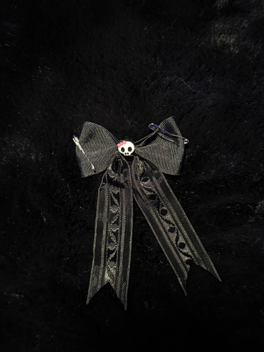 requiemofbones's tweet photo. MORE BOWS I MADE : D #handmade https://t.co/ashSQtdKfs