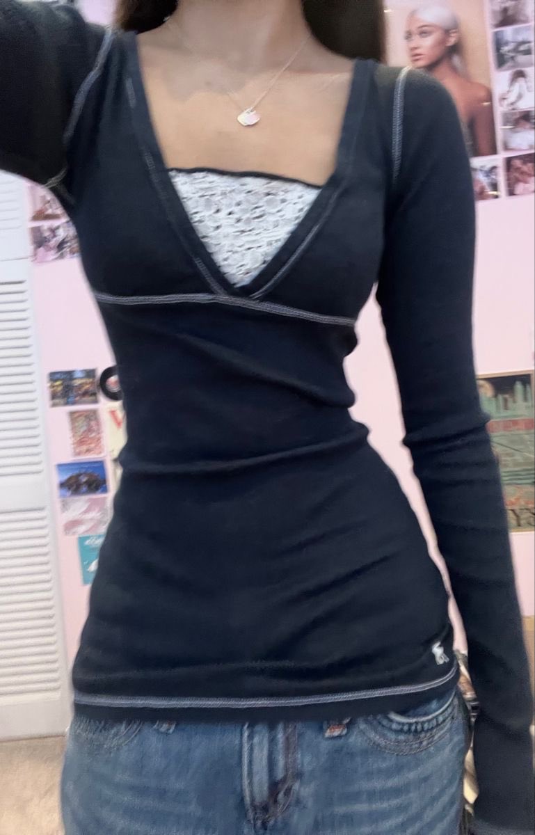 poisonivorie's tweet photo. outfits like these feel triggering idk why https://t.co/A7wMX0bxAD