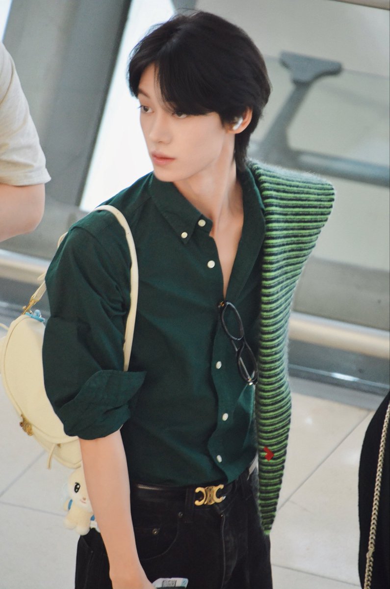 Y0NIi3i's tweet photo. 260929 BKK✈️

#TWS #투어스 
#한진 #HANJIN https://t.co/M3xtItJC8E
