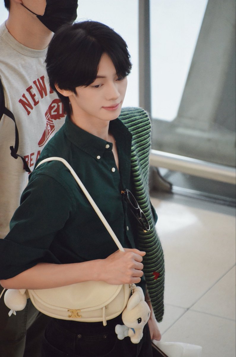 Y0NIi3i's tweet photo. 260929 BKK✈️

#TWS #투어스 
#한진 #HANJIN https://t.co/M3xtItJC8E
