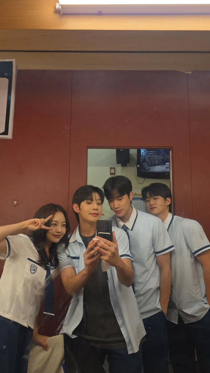 juri_recording's tweet photo. 왜이렇게 엉거주춤 꼈어ㅋㅋㅋㅋㅋㅋㅋ https://t.co/kAm3yulyrU