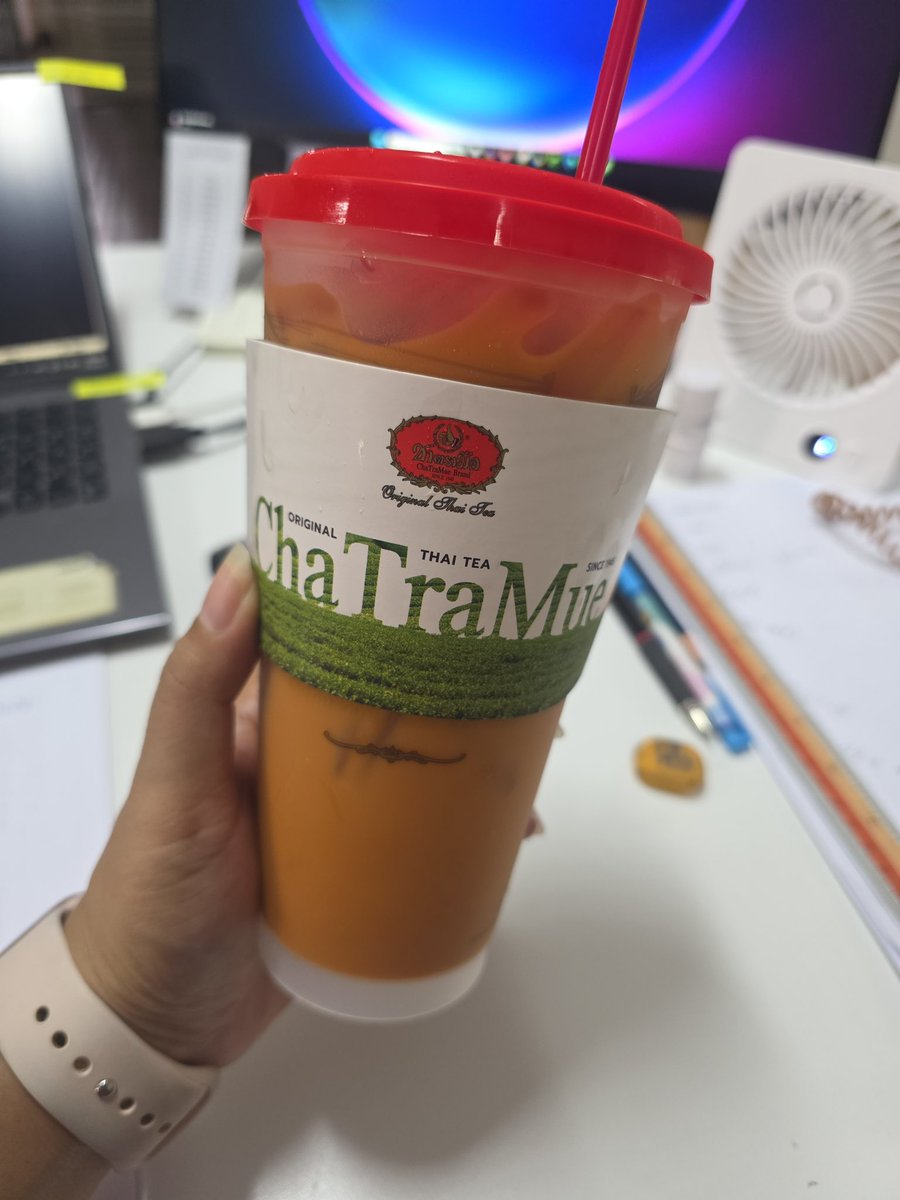 its_nubnib's tweet photo. วันนี้ก่อนทำงาน ขอเติมชาไทยก่อน 🧋🧡ไม่ได้เติมมาหลายวันแล้ววว

สั่งชาตรามือผ่าน LINE MAN 4 แก้ว 159.-
หารกับพี่ที่ออฟฟิศ ตกแก้วละประมาณ 40.- 
📍 https://t.co/KVX31mAttH

ได้ชาไทยมาเติมพลังก่อนเริ่มงานแบบ🥰🥰 https://t.co/NZQPIJj47R