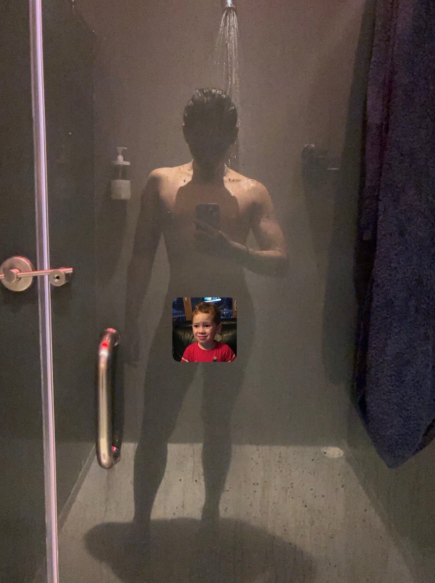 reyneedgod's tweet photo. kenapa ya shape gua tu kek cewe anj, gada masculine masculine nya brengsek😭🫴🏻 https://t.co/0hLqpeyOKf