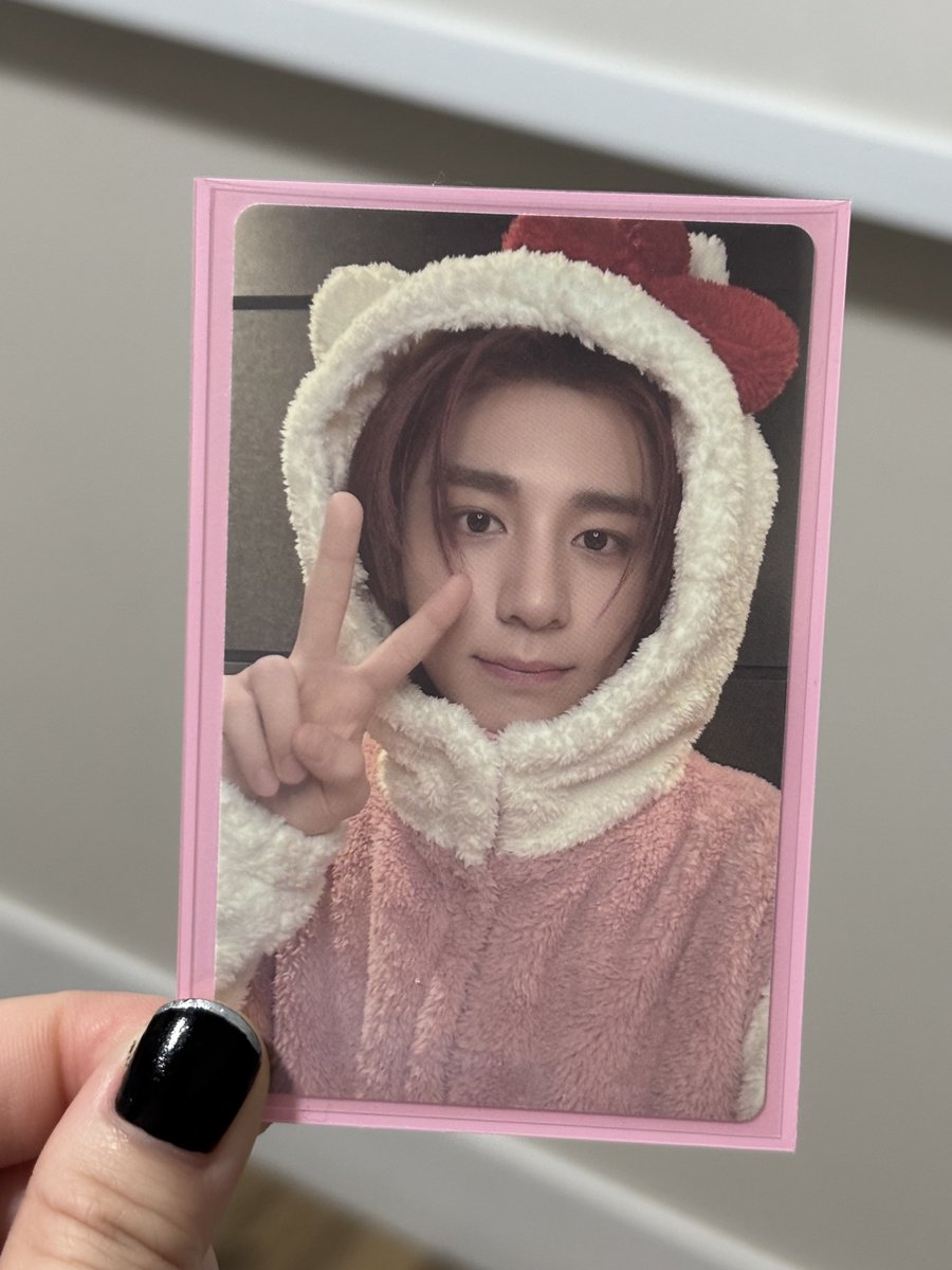leehanbunny's tweet photo. eu achando que tinha tomado um golpe mas nao eh que todas as maldições que joguei contra a pessoa deu certo https://t.co/yL8xM8L29M
