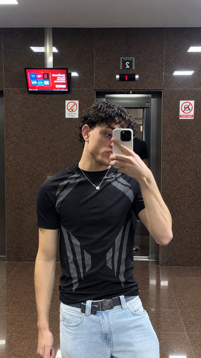 yago__008's tweet photo. Eu tava me achando hj kkkkk https://t.co/w95waJsdup