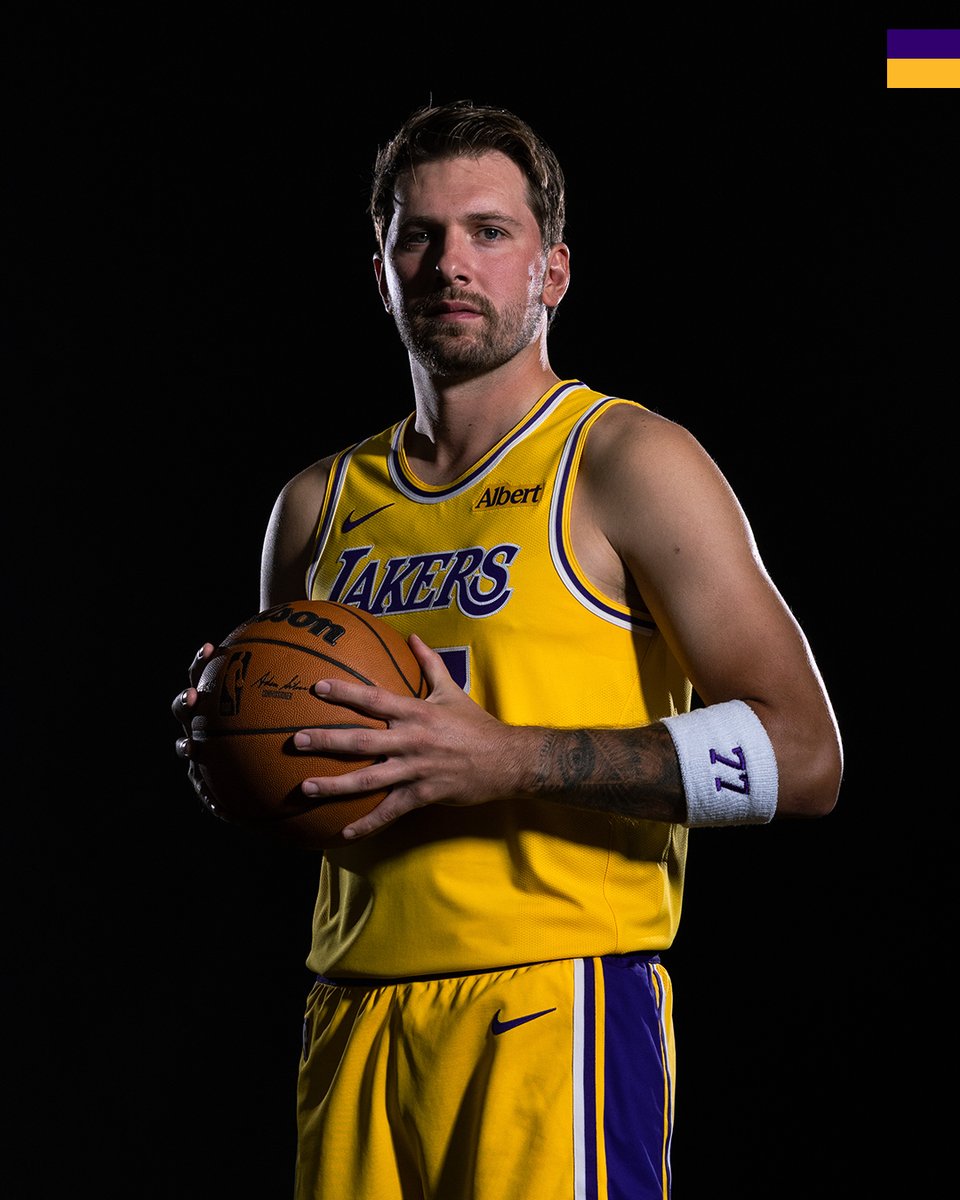 Lakers's tweet photo. Season can’t start soon enough 🔒 https://t.co/lVS6Gorq0Y