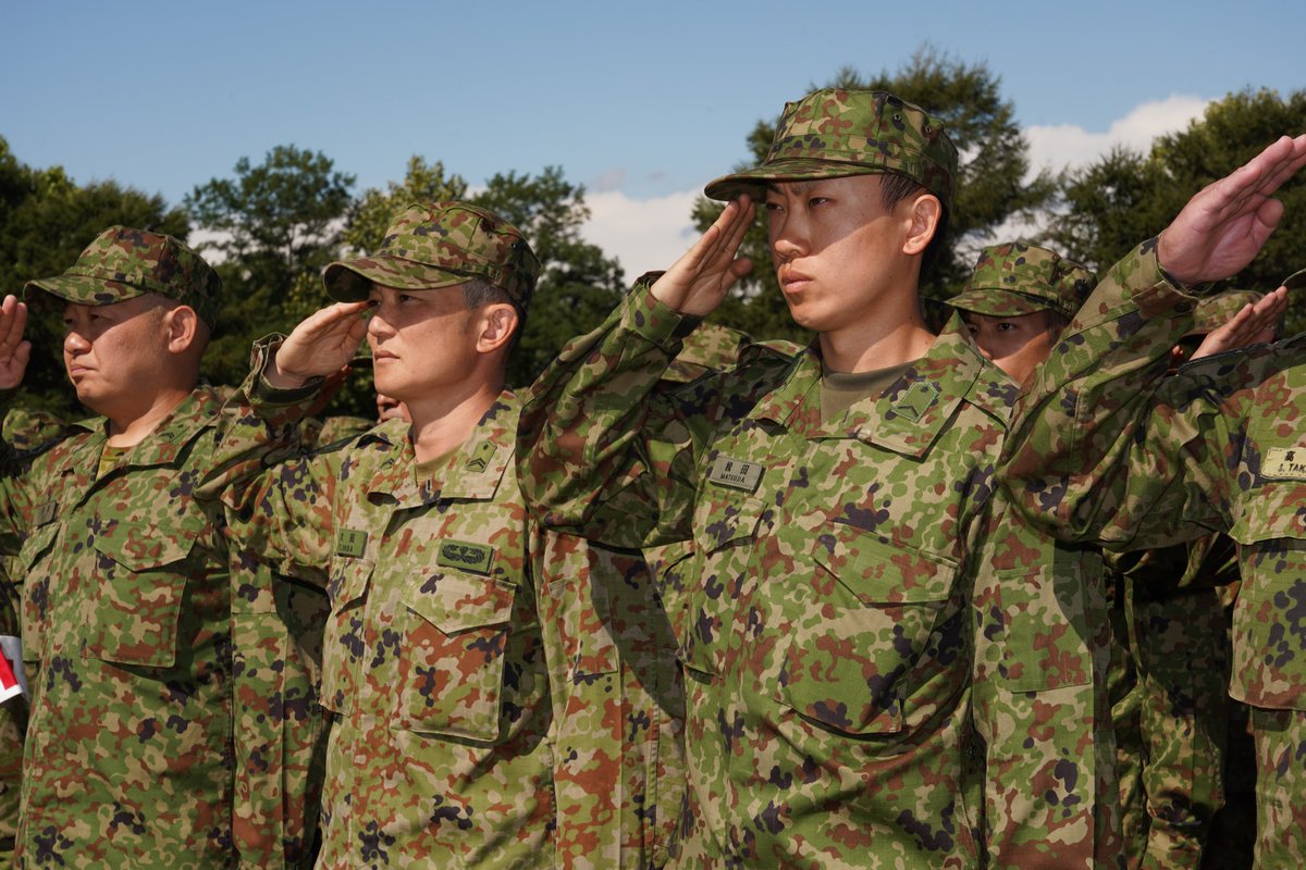 11b_na_jgsdf's tweet photo. 9月24日、オリエント・シールド26の全ての訓練を終え、東千歳駐屯地において終了式を実施しました。
自衛隊の優秀隊員に対し米・豪指揮官からメダルが授与されました。
#防衛省 #陸自 #自衛隊 #orientshield #OS26 #日米豪共同 https://t.co/0AFkTGeL1v