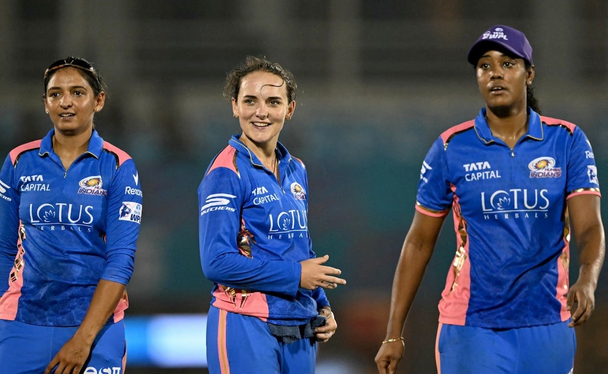 AkhandSharma9's tweet photo. 🚨 MI-W WPL RETENTIONS! 💙
RETAINED : Amanjot Kaur, Amelia Kerr, Harmanpreet Kaur, Hayley Matthews, Natalie Sciver, N.Carey, R.Firdous, S Sajana, S.Gupta, S.Ismail, V.Sharma.
RELEASED : G Kamalini, M. Illingworth, N.Reddy, P. Khemnar, S.Ishaque, T.Vasistha. 🔵🔥
#MIW #WPL2027 https://t.co/q206RWMNLg