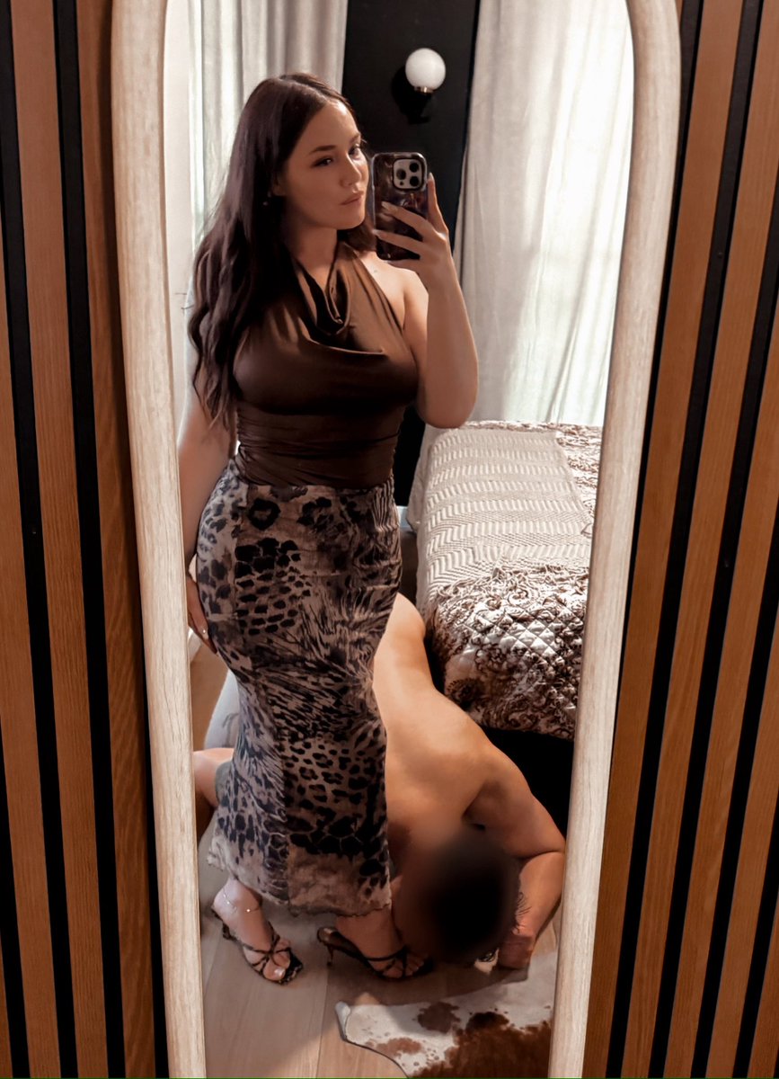 LuxxeLexi's tweet photo. Lexi above all else 🤍 https://t.co/6s0FUDLg2n