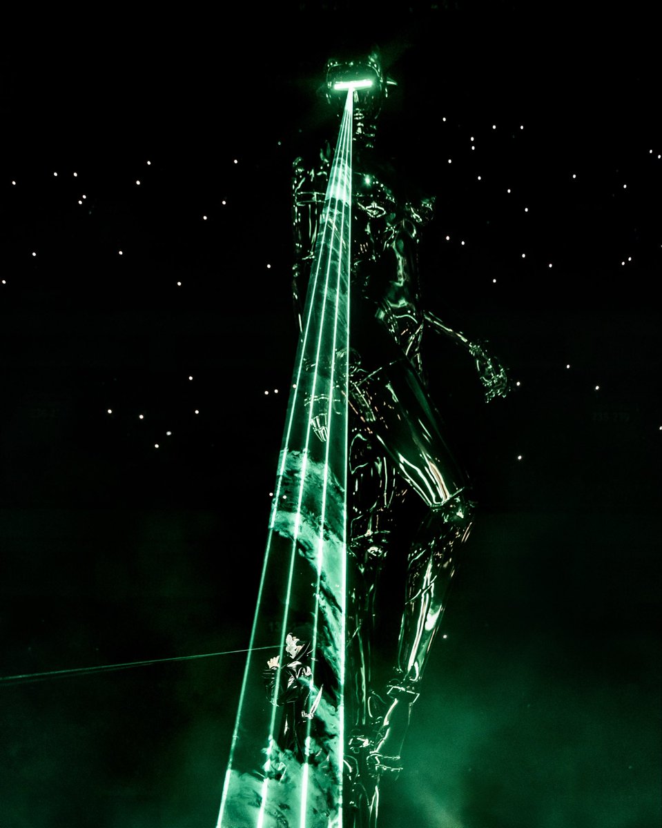 theweeknd's tweet photo. https://t.co/c4R2UWYeSO