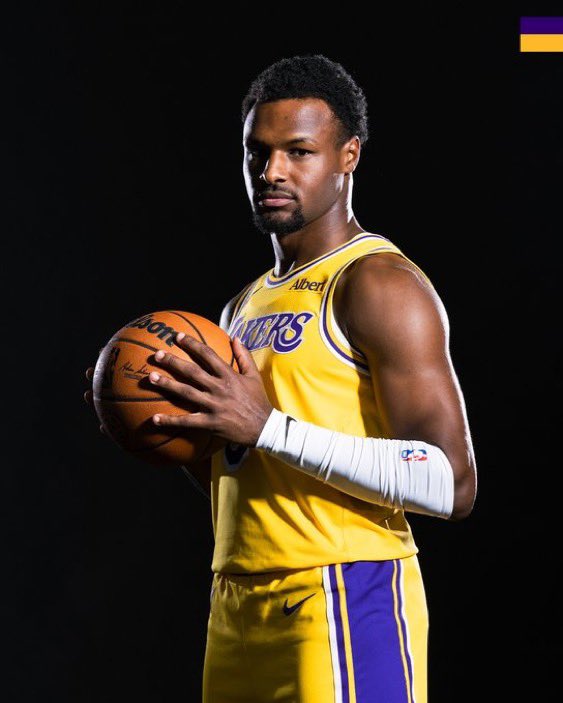 deadboylyfee's tweet photo. #TheFarm💜💛🫡 https://t.co/zetoG72PUk