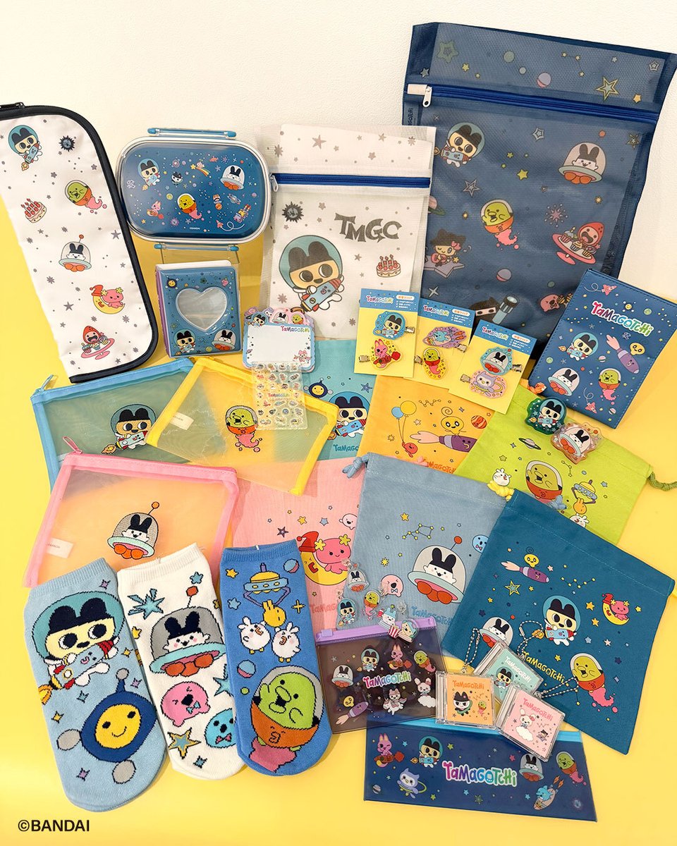 thankyoumart's tweet photo. 『#たまごっち』30周年を記念した
コラボアイテムが登場するよ🌈🎉

「まめっち」や「くちぱっち」たちと
宇宙旅行へ出発！🚀🌟

スペシャルなデザインの
全31アイテムのラインナップだよ👀💫

🥚WEB先行予約：9月30日(水)12:00～
🥚店頭販売：10月下旬～入荷順次
https://t.co/Huc6jruKZs
#Tamagotchi https://t.co/uVgzMKjDUA