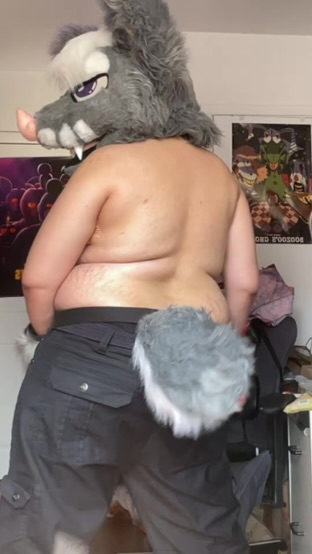 GH0ST_the_bat's tweet photo. we love belly yes, we dooooo..~

Side note: I realized I'm allergic to trans tape 2 days later, so this is the only one of the pics I took..
#furry #furries #furryfandom #fursuit #fursuiter #bat #batfurry #belly https://t.co/8MC8gFBqS1