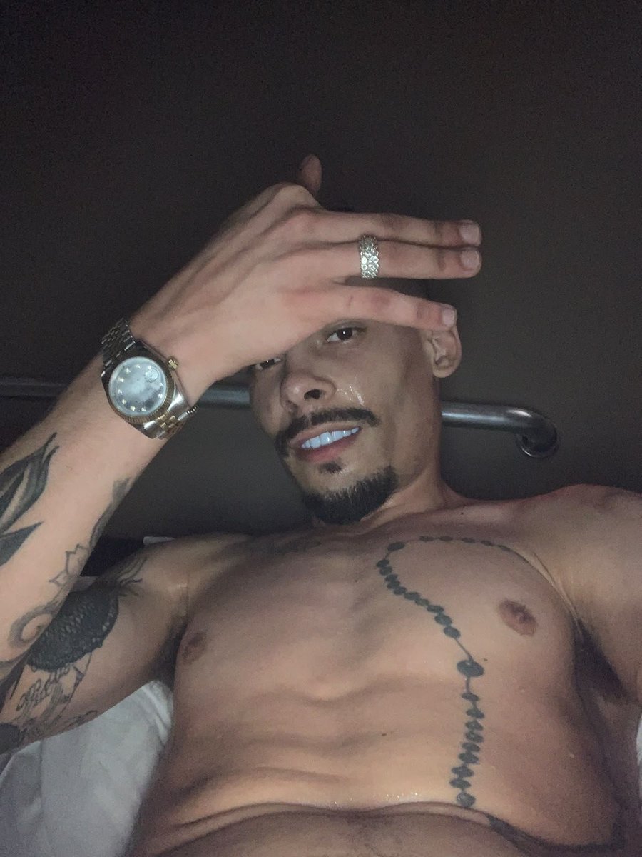 KrigorSant89093's tweet photo. #viral #ppfyetamödeme #viralizar 🥵🥵
Vamos iniciar assim ahora eu tenho um X se vc quiser me seguir.💫 continuação 👇👇 https://t.co/FwIwC9ley2