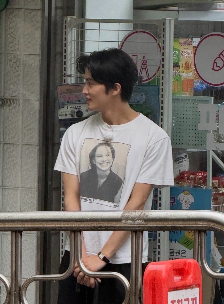 iprayncrybutdry's tweet photo. : เข้าโรงเรียนแล่วนะ

: โอเค

: เข้าจิงๆแล่วนะ

: จ้า ไปสิ

: โห่ ร้องไห้อีกแระ

: ห๊ะ ใครร้อง

: ก้ได้ๆ เดี๋ยวหนุเดินกลับไปหา ไม่ไปโรงเรียนแล้วก้ด้ะ

: แหม เนียนเลยนะ https://t.co/n2QIz44Ksz