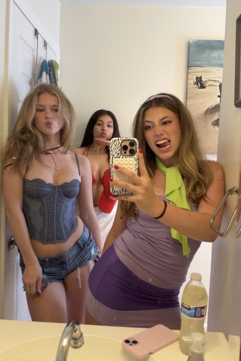 Dudesdudy's tweet photo. Cuck submitted 18 year old Lexi, @00bobross is his profile go make him send u more of her

#cuck #irl #submission https://t.co/8a9aPF7YfX