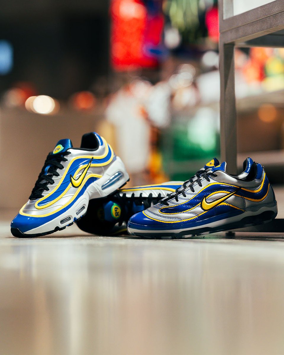 soccershop_kamo's tweet photo. マーキュリアル ヴェイパー R9が普段使い用にリメイクされて再登場。オリジナルのルックスをキープしつつ、ドロップインミッドソールとかかとのAir Zoomユニットの上には合成皮革のアッパーを据えた。オリジナルと同じスパイクをシースルーのアウトソールに埋め込んだ、さまざまなシーンで着用できる一足。

Clubhouse by KAMOにて、数量限定発売。

既に発売している「NIKE AIR MAX JOGA BONITO R9」もあわせてチェック👀

店舗の詳細はこちら🔽
https://t.co/95EqqyEunk

#Nike 
#KAMO