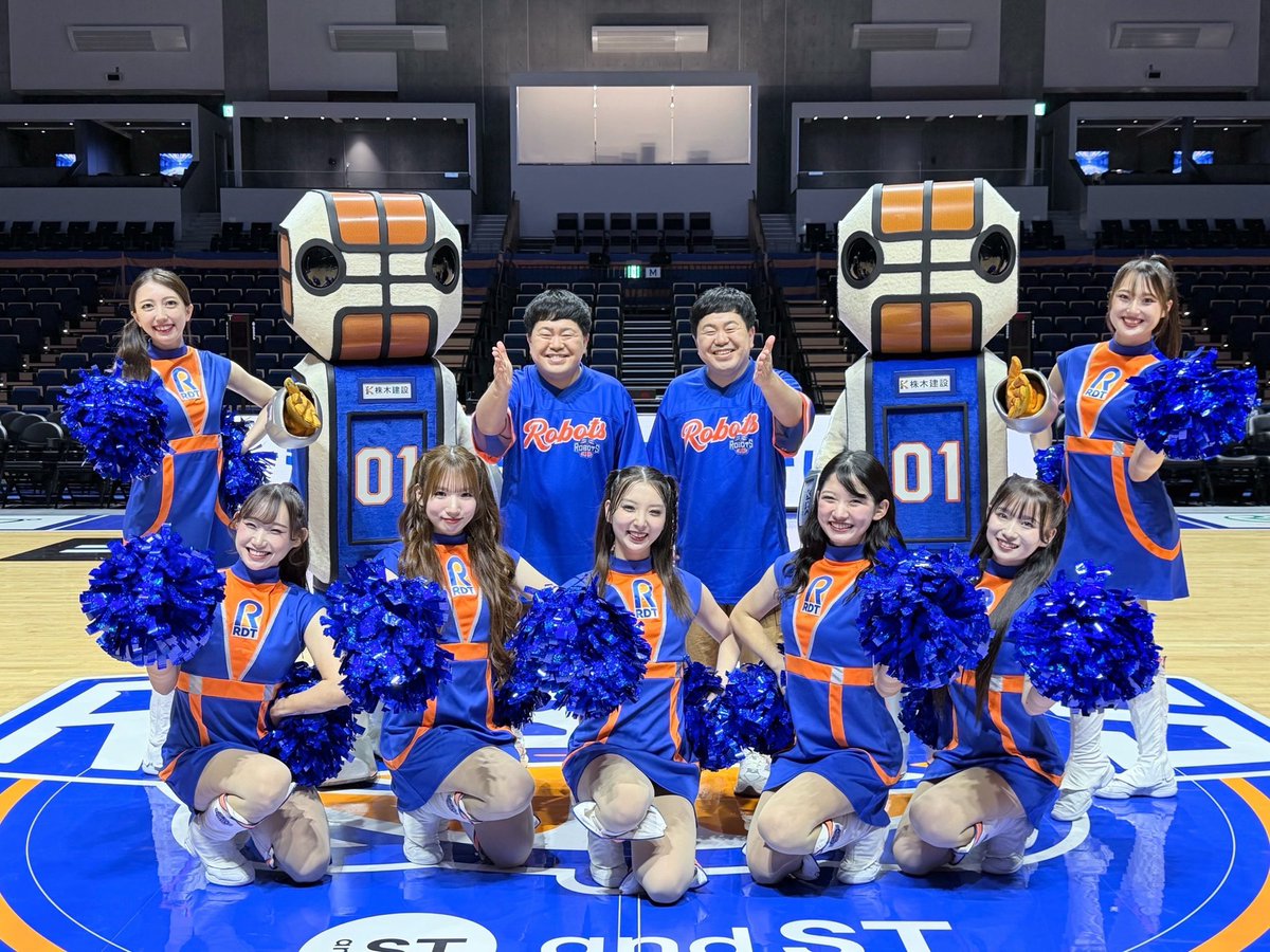ROBO_SKET's tweet photo. ザ・たっち たくや師匠ｯｯｯ
チョベリ面白クテ最高デシタ ⤴︎
マタ遊ビニキテネ 🫶🤖🫶🤖 https://t.co/81fhEf5q8j