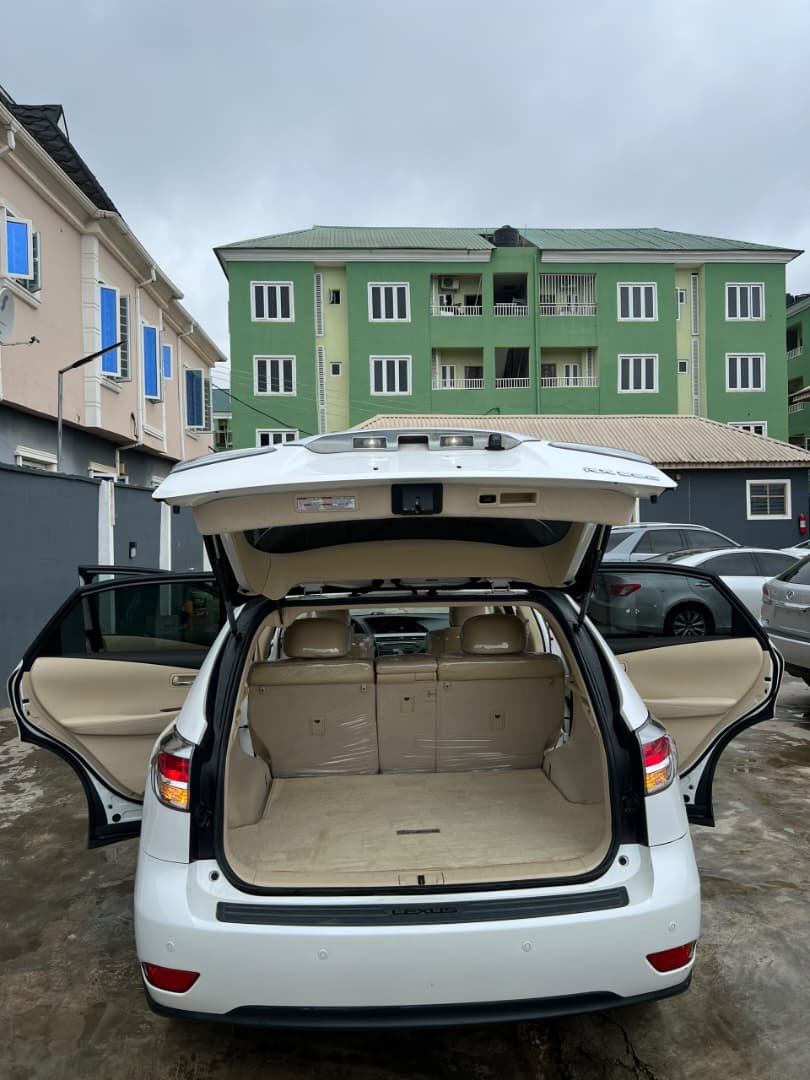 PablosAutos's tweet photo. PREMIUM 
DIRECT TOKS 
MAKE - LEXUS 
MODEL - RX350 
YEAR -  DIRECT 2015
TRIM -  PREMIUM
 📌 BLIND SPOT MONITOR
📌  PARKING ASSIST 
📌  CATALYTIC CONVERTERS AND 02 SENSORS INTACT. 
📌  TOTAL FIRST BODY 🔥 
📌  POWER FOLDING SIDE MIRROR
📌. FULL OPTION CUSTOM ALLOY 
PRICE - 26m FIRM https://t.co/fZ3mBuLRof