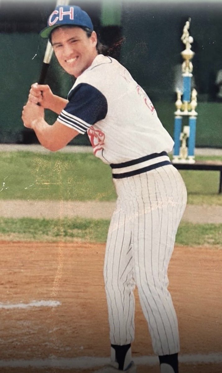 frankbeisbol's tweet photo. Luego de disfrutar con grupo de amigos de triunfo de los Yankees, Mario Cordero retornaba a casa y tuvo accidente de tránsito que le causó la muerte. Me quedo con su alegría, ganas de jugar y ganar. Campeón de bateo serie del Caribe e integrantes de  muchas selecciones. https://t.co/EUk54Aayaq