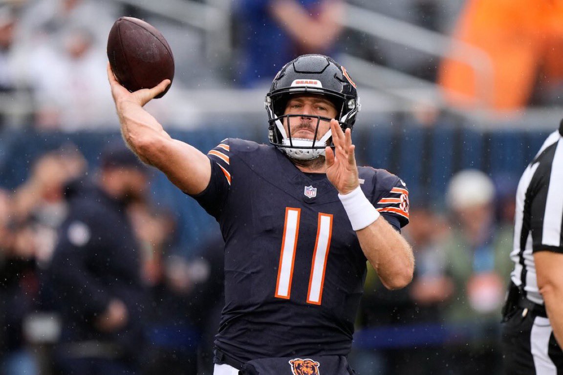 K9jedi's tweet photo. Let's go! 🐻⬇️

What an absolute legend. At 38 years old, our third-string QB Case Keenum is stepping up to lead the @ChicagoBears victory tonight! 

This guy has suited up for a full third of the entire NFL over his career, and now he's ready to put on a show.

Talk about grit, experience, and staying ready when your number is called. Let's get this W! 🏈🔥

#DaBears #NFL #BearDown #GameDay