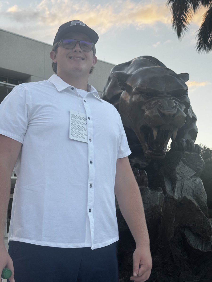 TristanTur75's tweet photo. Great day in Miami! Appreciate the @FIUFootball staff for having me down for game day. 🐾🏈

#PawsUp #FIUFootball https://t.co/dlMvW4s50R