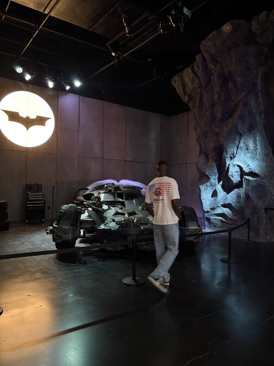 yannicktwt's tweet photo. lamborghini got me feelin like I’m christian bale 🦇 https://t.co/ir3vXWNv1v