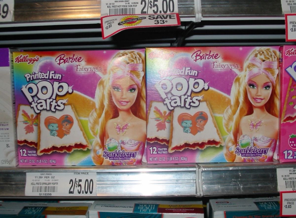 strawbunnybisou's tweet photo. up late at night wanting the hello kitty and barbie pop tarts https://t.co/mPI99LPoC9