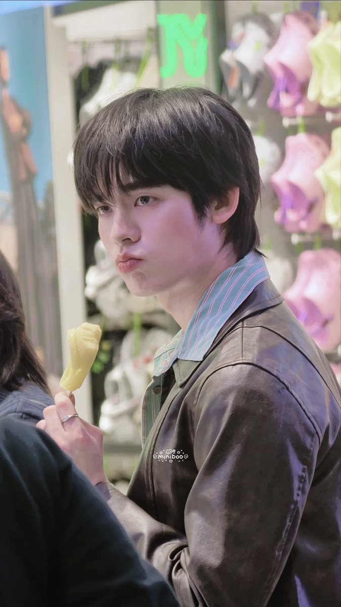 fabianxst's tweet photo. รสชาติยังไงดูทำหน้าตามู่จู้ น่ารักชะมัด ㅠㅠ 🤌🏻🤌🏻 https://t.co/QLmLHfiTiT