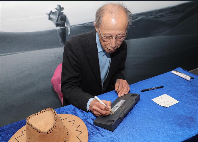 PFU_HHKB's tweet photo. HHKB裏HISTORY 第四章 公開⌨️
2019年、HHKBは大きな転換点を迎えました。
HYBRID Type-S／HYBRID／Classic誕生の舞台裏から、中国・深圳へ広がった熱狂。そしてコロナ禍を経て、HHKB Lifeやエバンジェリスト、ファンとの新たなつながりへ。今のHHKBにつながる「変化」の裏側を、前後編で振り返ります。 https://t.co/AaE6076kPY