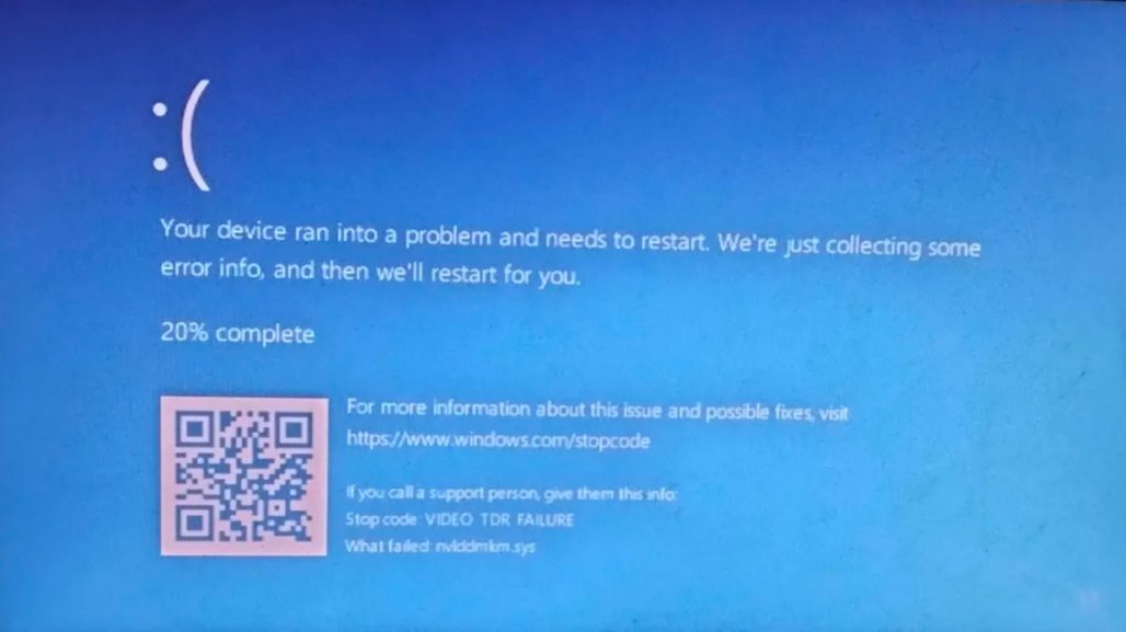 GGMauve's tweet photo. IM ALIVE, MY PC SURVIVED THIS BLUESCREEN AAAAAAAAAAAAAAAAAAAAAAAAA https://t.co/wrD7MbElKl