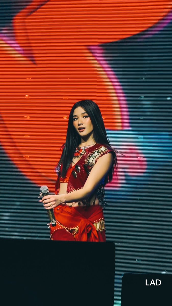 elaanor_43's tweet photo. My strength and my weakness because how am I supposed to stay strong when @bini_aiah looks THIS beautiful?! 😭🩵✨

@bini_aiah AUCKLAND ERA!!!🔥

#aiah 
#bini https://t.co/MTHMJ9zNiP