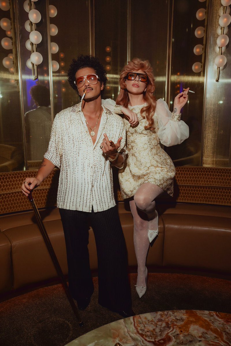 ladygagamedia's tweet photo. Worldwide iTunes Song Chart 🌎

#30. (+13) Die With A Smile — Lady Gaga &amp; Bruno Mars https://t.co/m4bwfAbnbK