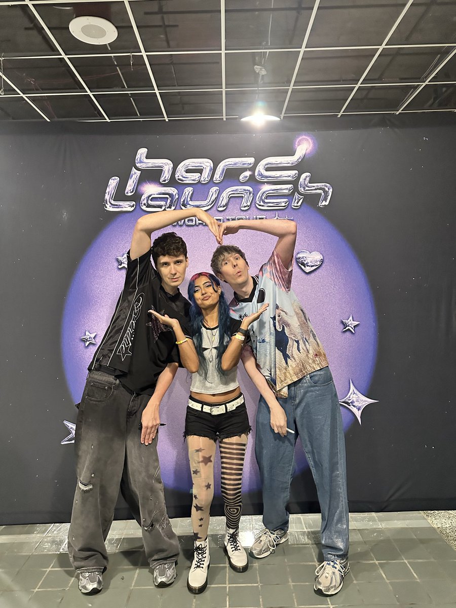 immortalpeasant's tweet photo. RAHHH PHOUSTON !! my favs n i serving phunt always 💜🪐🚀 https://t.co/aJQA43sHe0