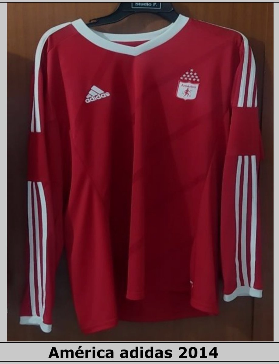 MauroMacaro8182's tweet photo. Vendo camisetas de segunda mano en muy buen estado y a precios demasiado accequible; muy economicas. 
Info: 300-728-20-41 en Cali, Valle. https://t.co/0BYB6hFzUv