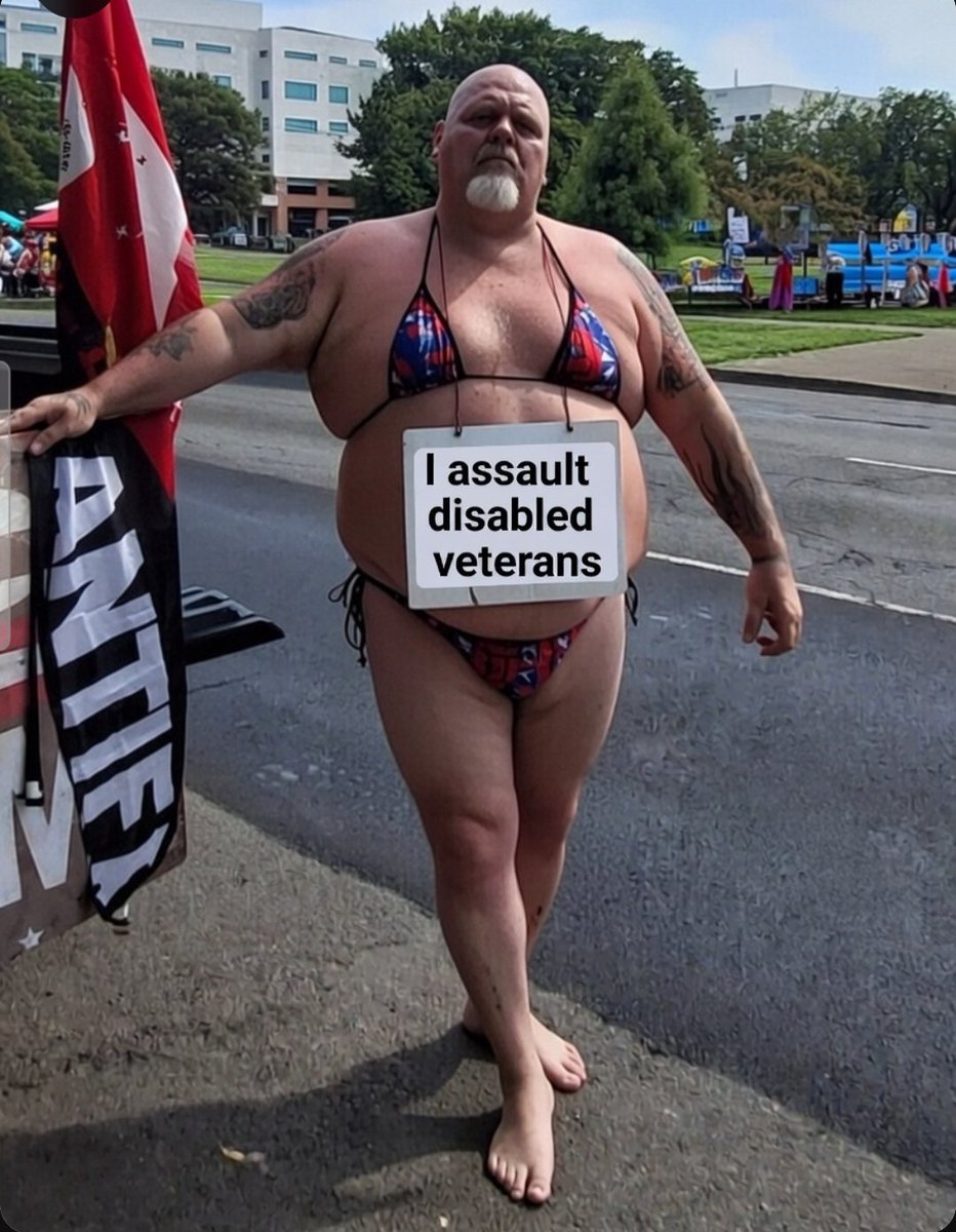 JuneMiller53704's tweet photo. @AnOnYmOushsow @I_luv_Ice YOU 😂😂😂😂BYE Bitch... https://t.co/I15lVRi7RJ