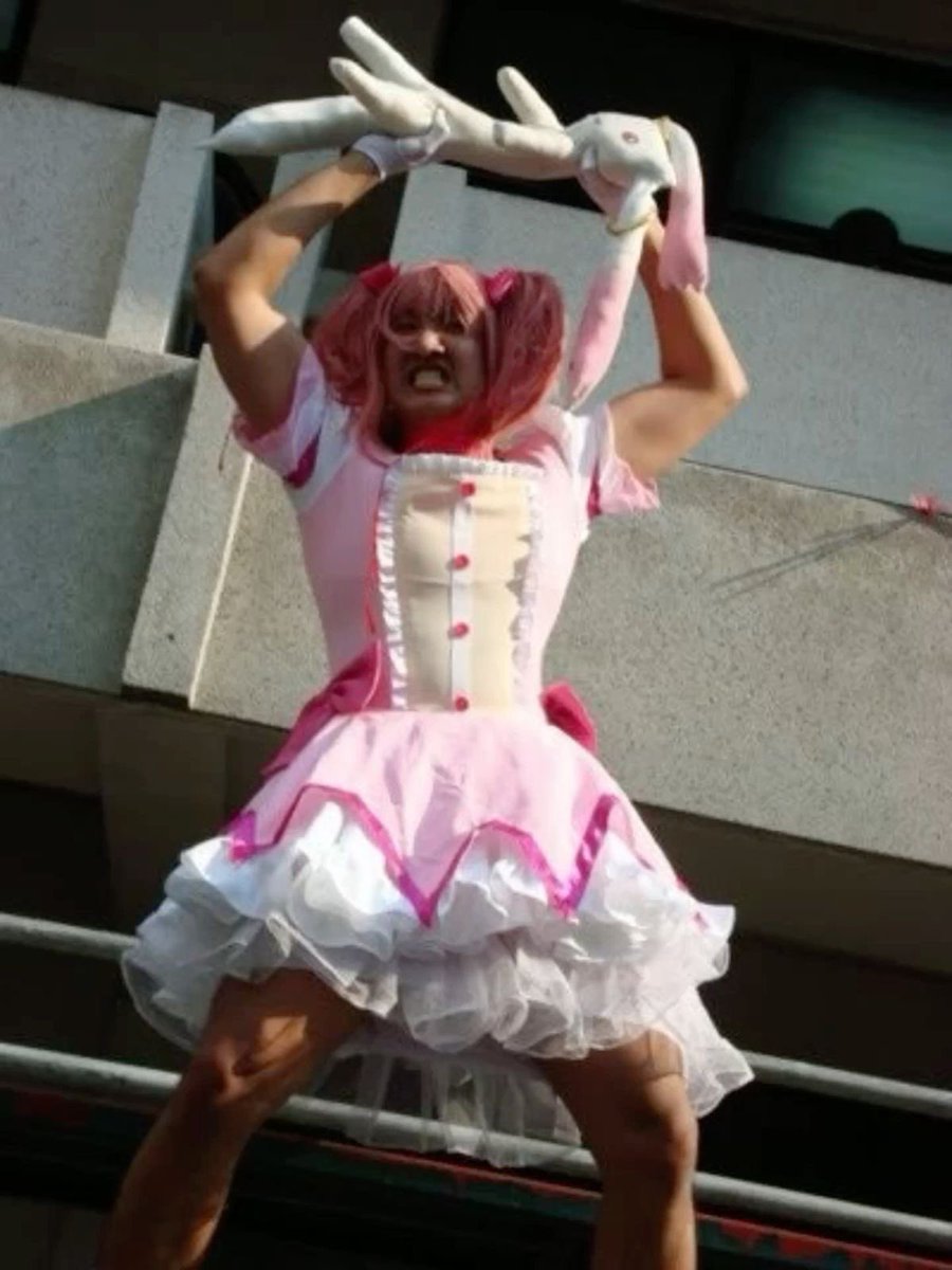 actsmagical's tweet photo. BUENAAAS NOCHES 

Como agradecimiento por su hermosa atención y participación hoy, su jefa LUX 💫 les está preparando la cena mientras salva al mundo en la grieta del invocador 🔥

¿Les gustaría una fiesta magical girls pronto? Y vienen con su mejor cosplay de un anime mágico ✨ https://t.co/QNAFl2kTIi