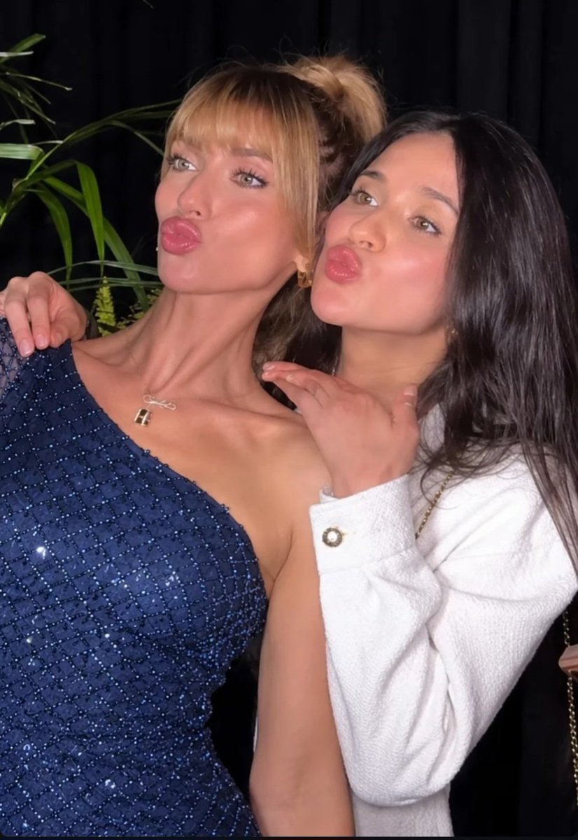yessica18724368's tweet photo. Ayyyy amooo verlas compartir momentos, son todo lo que esta bien las amoooo 🫶😘😍 @SolangeAbraham @NoeAbrahamOk
@caras #SolEnCaras https://t.co/7QXkQKH3oh