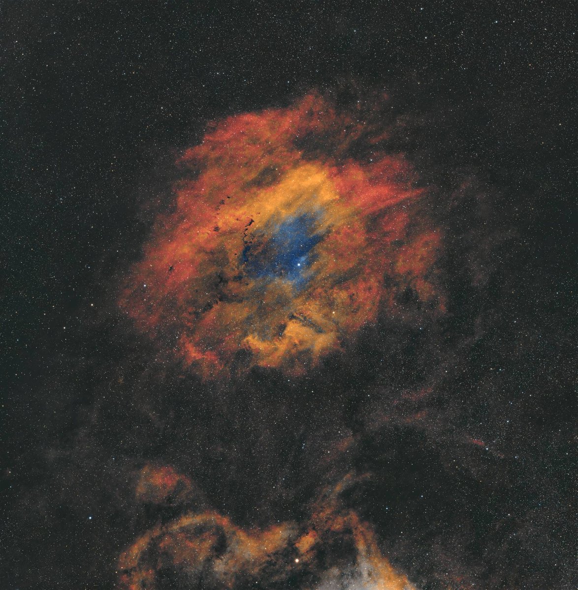 SVBONY_ALI's tweet photo. 🌌 Meet the gorgeous SH2‑119 (Clamshell Nebula)!
Vivid orange‑red & deep‑blue structures revealed with narrow‑band imaging✨
👉 SV220:https://t.co/3oIGoxvV5L
Captured by : az_astrophotography
#SVBONY #SV220 #NarrowbandFilter #DeepSky https://t.co/caxxmIeeIU